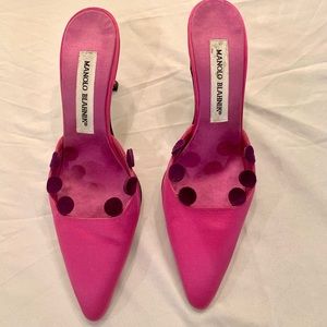 Manolo Blahnik fuchsia/pink mule pump with purple pom-pom trim. Sz 6.5
